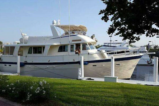 Hatteras 58 LRC Yacht For Sale