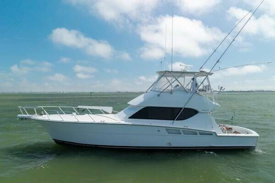 Hatteras 50 Convertible Yacht For Sale