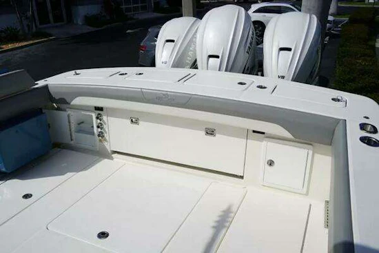 Regulator 37 Yacht For Sale