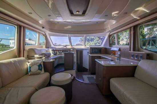 Sea Ray 520 Sedan Bridge Yacht For Sale