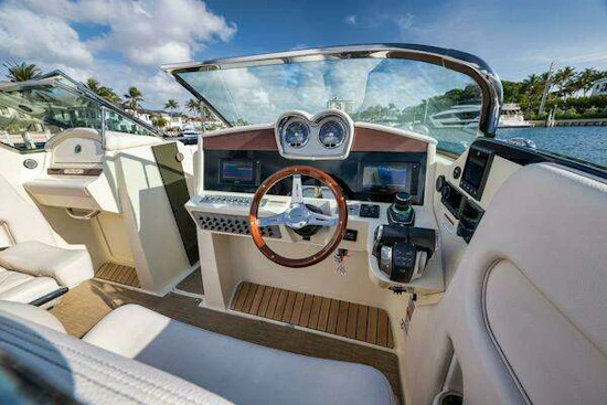 Chris-Craft 34 Launch Yacht For Sale