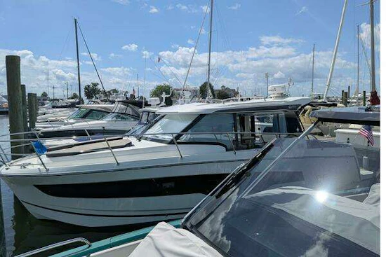 Jeanneau NC 1095 Weekender Yacht For Sale