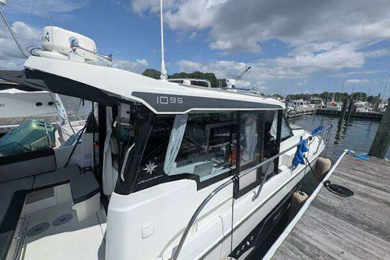Jeanneau NC 1095 Weekender Yacht For Sale