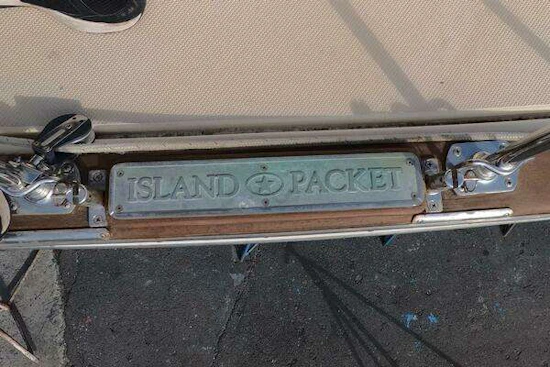 Island Packet 370 Yacht For Sale