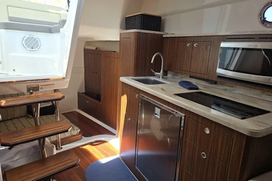 Pursuit 355 Offshore Yacht For Sale