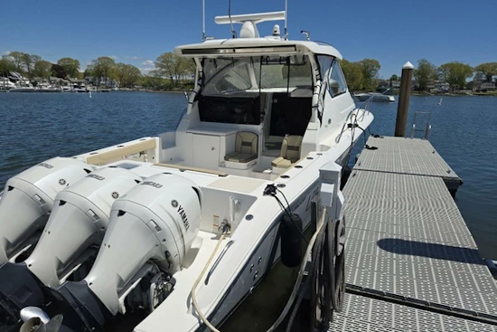 Pursuit 355 Offshore Yacht For Sale