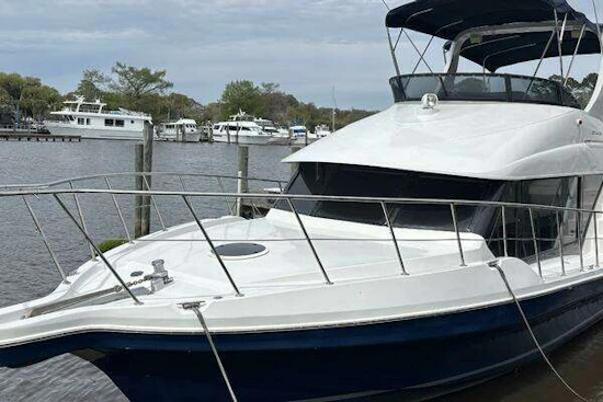 Bluewater 5200 Yacht For Sale