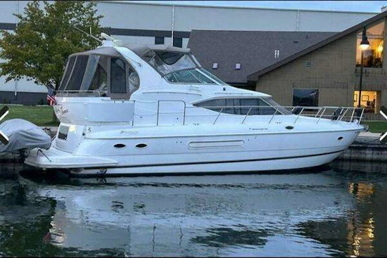 Cruisers Yachts 4450 Express Motor Yacht Yacht For Sale
