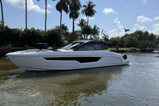 Cruisers Yachts 50 GLS Yacht For Sale
