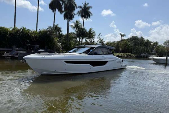 Cruisers Yachts 50 GLS Yacht For Sale