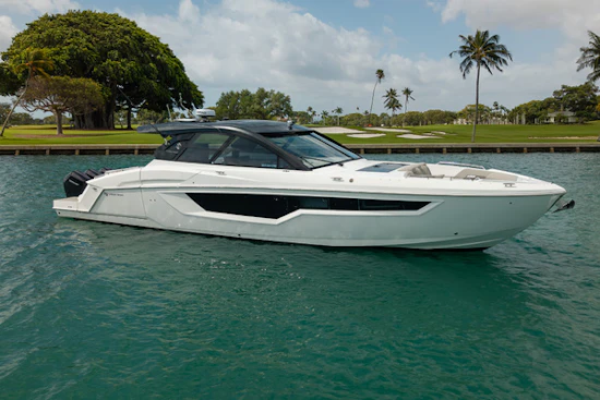 Cruisers Yachts 50 GLS Yacht For Sale