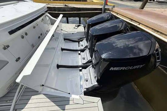 Cruisers Yachts 50 GLS Yacht For Sale