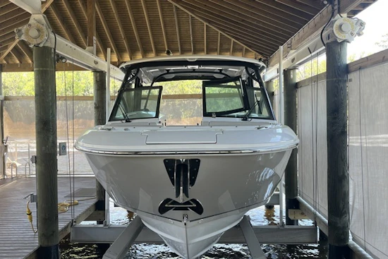 Boston Whaler 320 Vantage Yacht For Sale