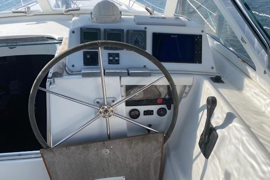 Beneteau 42 CC Yacht For Sale