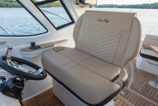 Sea Ray Sundancer 350 Coupe Yacht For Sale