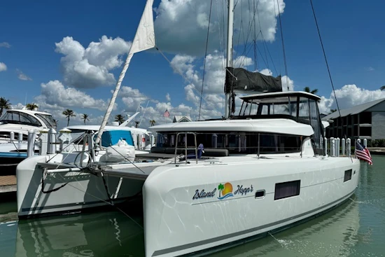 Lagoon 42 OV Yacht For Sale