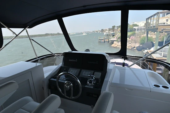 Horizon E56 Yacht For Sale