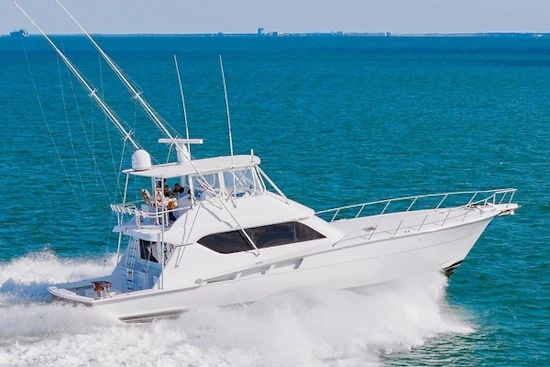 Hatteras 60 Convertible Yacht For Sale