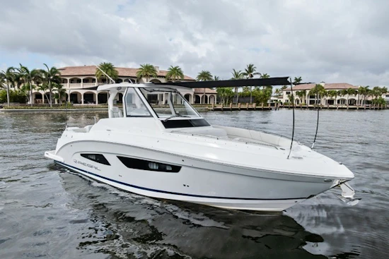 Regal 33 SAV Yacht For Sale