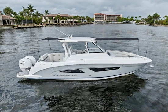 Regal 33 SAV Yacht For Sale