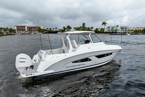Regal 33 SAV Yacht For Sale