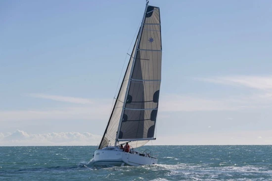 Jeanneau 380 PERFORMANCE Yacht For Sale