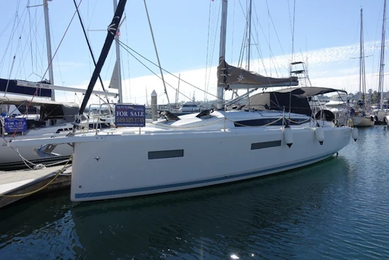 Jeanneau 380 PERFORMANCE Yacht For Sale
