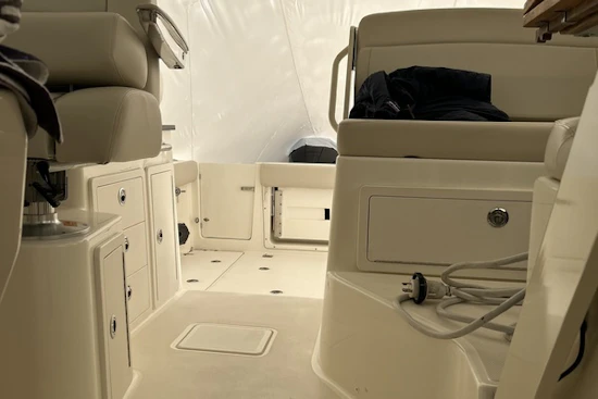 Boston Whaler  Yacht For Sale