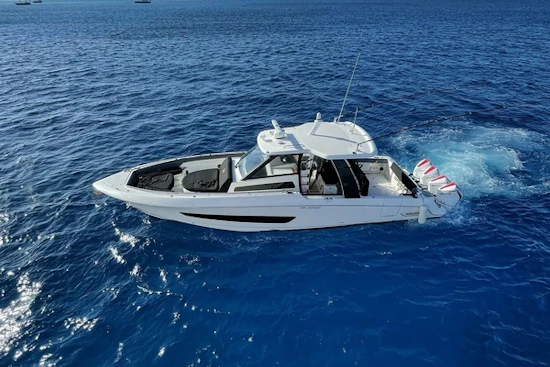 Boston Whaler 420 Outrage Yacht For Sale
