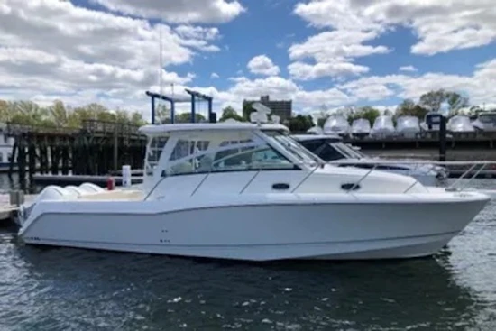 Boston Whaler Conquest Yacht For Sale
