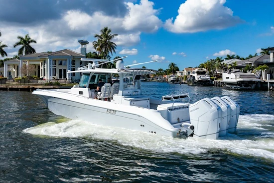 HCB 42 Lujo Yacht For Sale