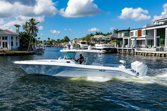 HCB 42 Lujo Yacht For Sale