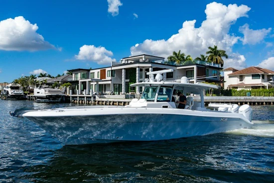 HCB 42 Lujo Yacht For Sale