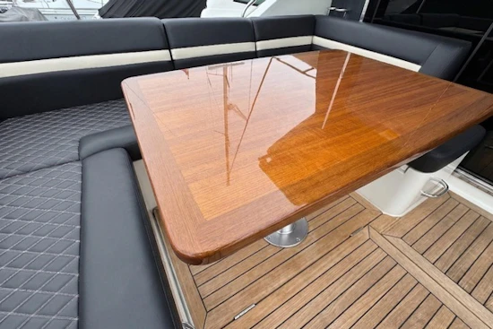 Sea Ray Sundancer 510 Yacht For Sale