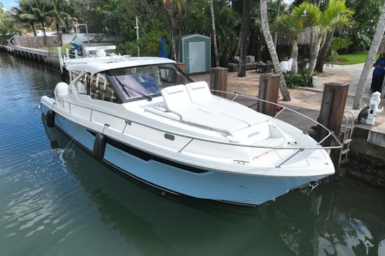 Pursuit  Yacht For Sale