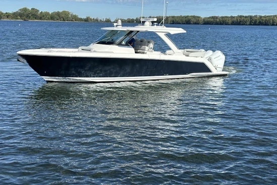 Tiara Yachts 38 LS Yacht For Sale