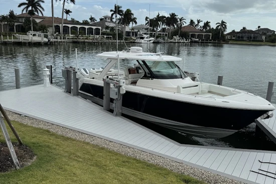 Tiara Yachts 38 LS Yacht For Sale