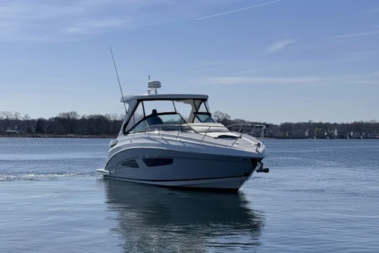 Regal 33 XO Yacht For Sale