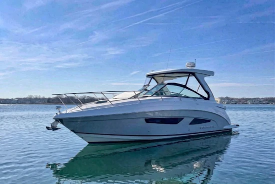 Regal 33 XO Yacht For Sale