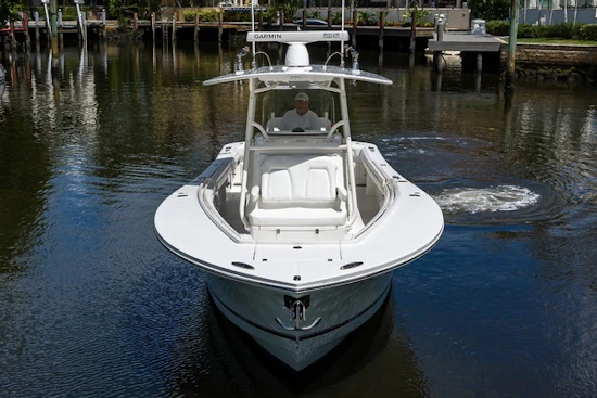 Regulator Center Console Yacht For Sale