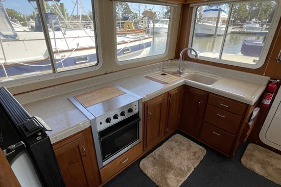 American Tug 34 Yacht For Sale