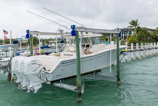 Grady-White Canyon 376 Yacht For Sale