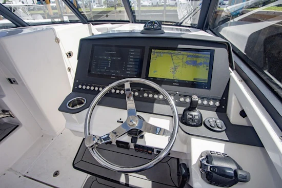 Everglades 340 Dual Console Yacht For Sale