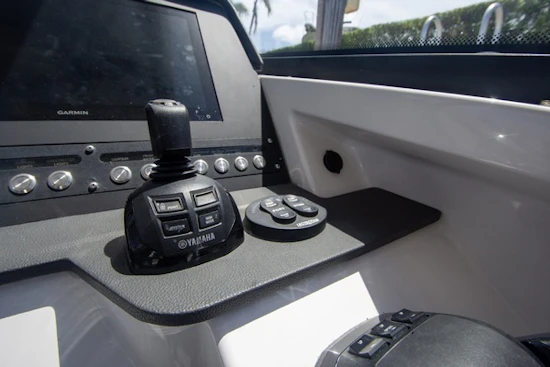 Everglades 340 Dual Console Yacht For Sale