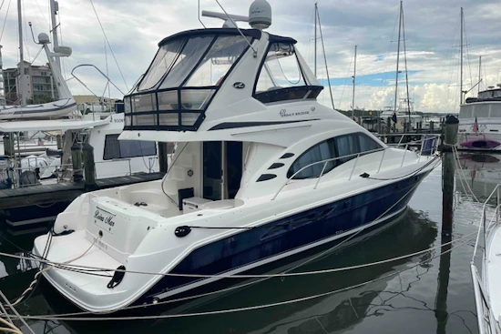 Sea Ray 420 Sedan Bridge Yacht For Sale