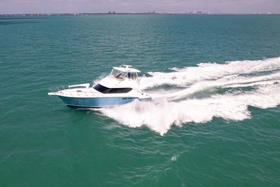 Hatteras 50 Convertible Yacht For Sale