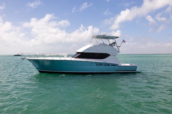 Hatteras 50 Convertible Yacht For Sale