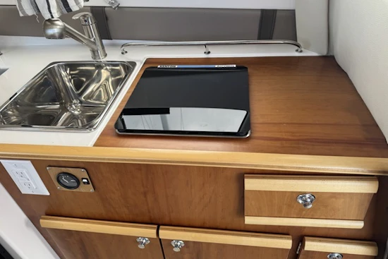 Cutwater C-24 Yacht For Sale