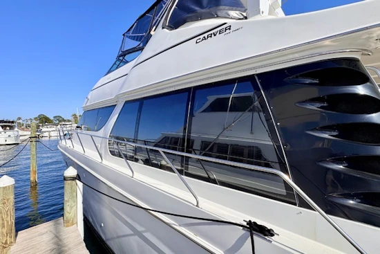 Carver Voyager 530 Yacht For Sale