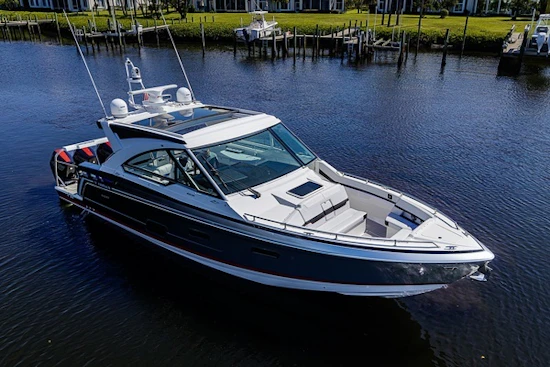 Formula 400 Super Sport Crossover Yacht For Sale